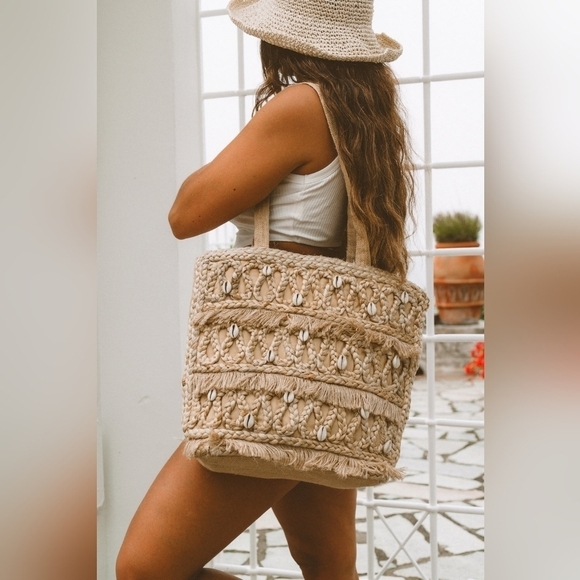 BEACHLY X SALT + UMBER - ISLA JUTE SEASHELL TOTE - Picture 2 of 9